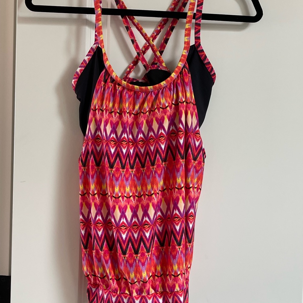 Kenneth Cole Reaction Small swim tankini top